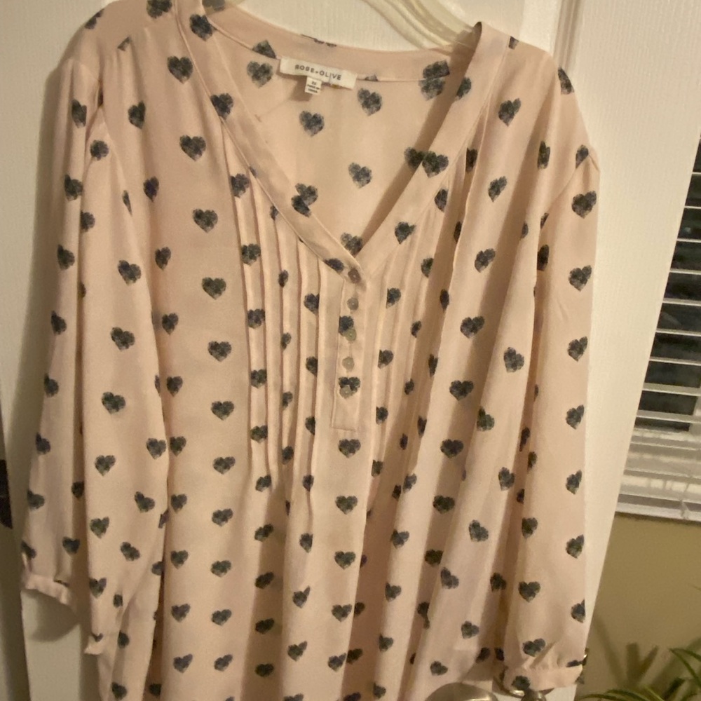 Womens plus size peasant top, pink with flowers.